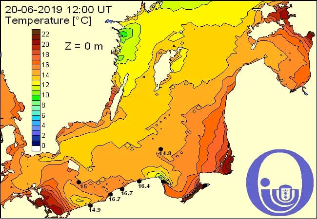 Temperatura wody w Bałtyku 2025: kiedy najlepsza na kąpiel morską?